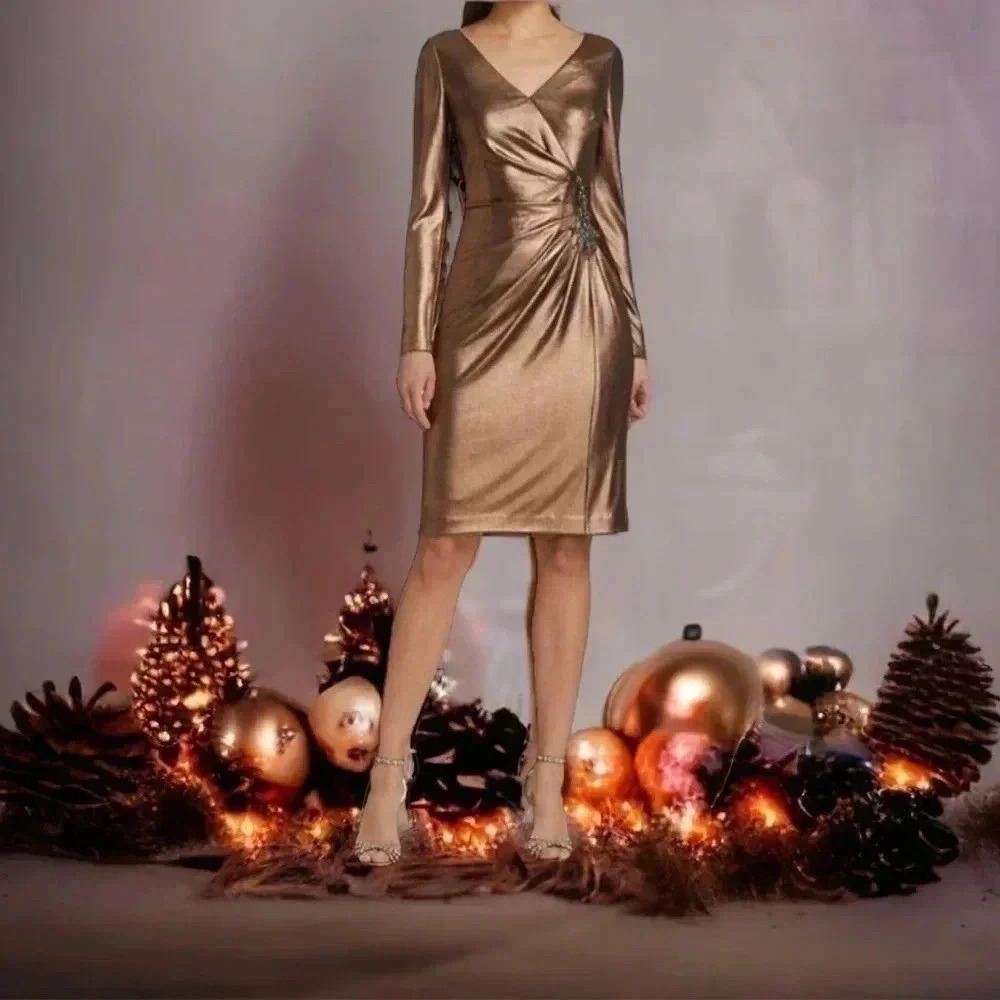 NWT Marchesa Notte Metallic V-Neck Foiled Lamé Side Pleats Dress Size 4